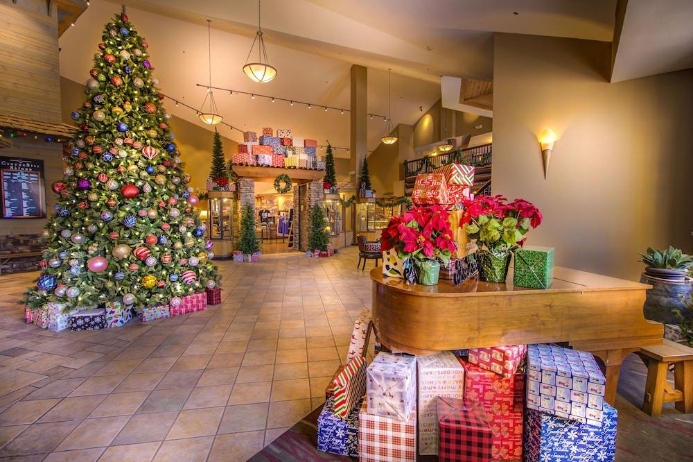 The Grand Hotel At The Grand Canyon Tusayan Εξωτερικό φωτογραφία The lobby of the Grand Sierra Resort