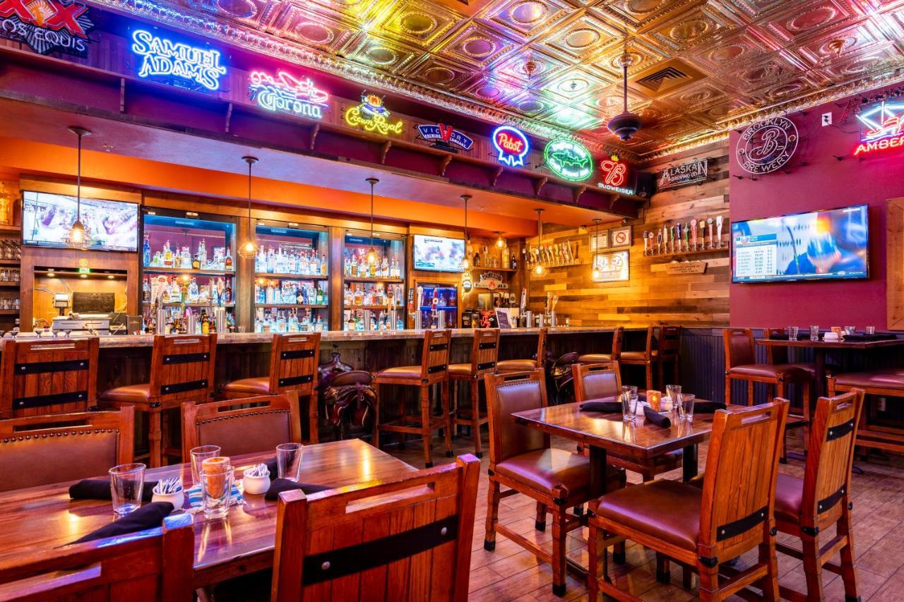 The Grand Hotel At The Grand Canyon Tusayan Εξωτερικό φωτογραφία Interior of a Buffalo Wild Wings restaurant