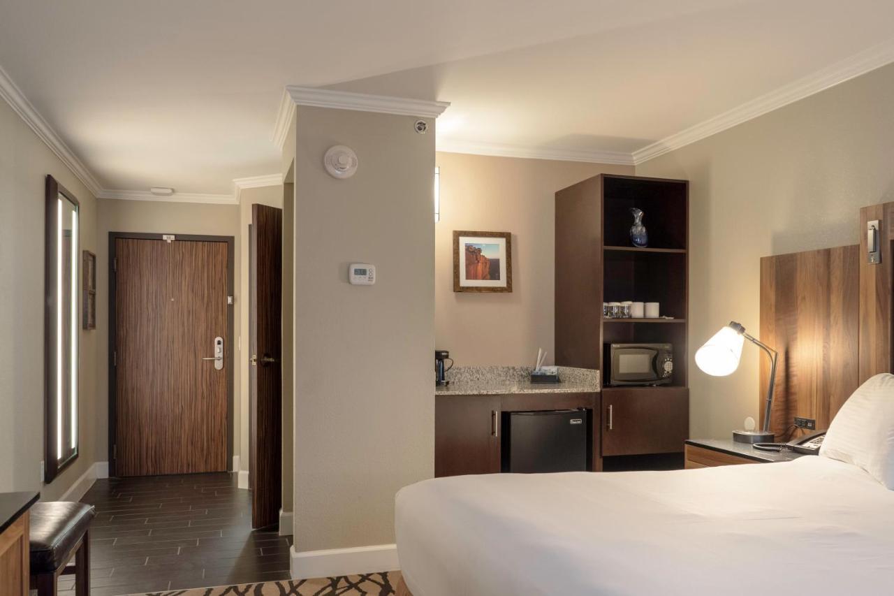 The Grand Hotel At The Grand Canyon Tusayan Εξωτερικό φωτογραφία A typical room at the Hilton London Paddington